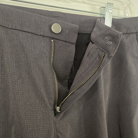 Lululemon Commission Shorts Classic 10" Ventlight Mesh Mens Size 33 Gray - Picture 7 of 8